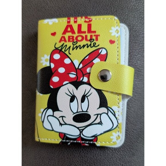 Minnie & Mickey Accessory Bundle – Wallet, Badge Holders, Lanyards & Card Wallet - Picture 6 of 9